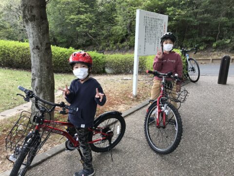 家族でサイクリング