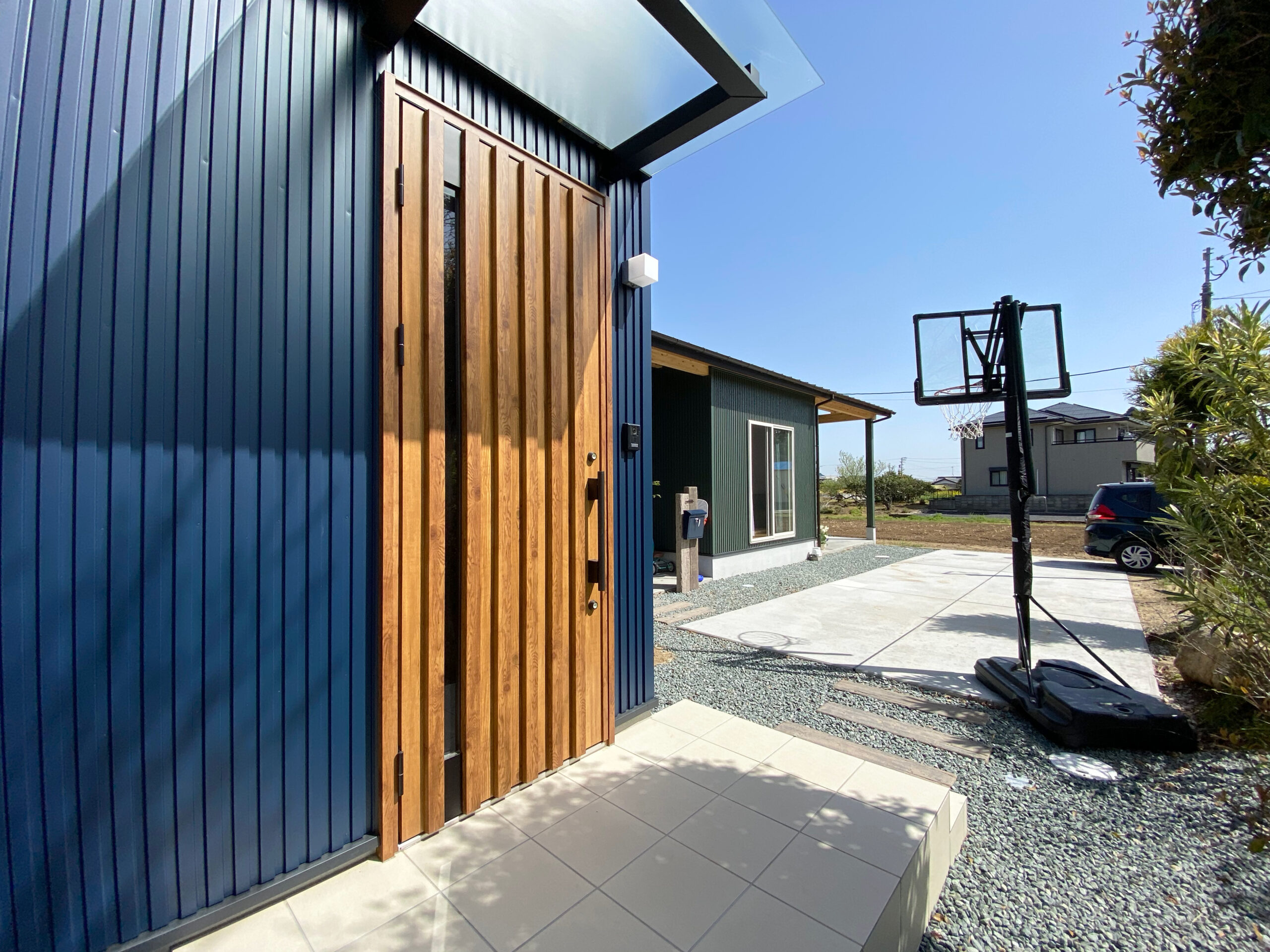 二世帯住宅!暮らしを楽しむ♪ほどよく繋がる平屋×二階建てのお家