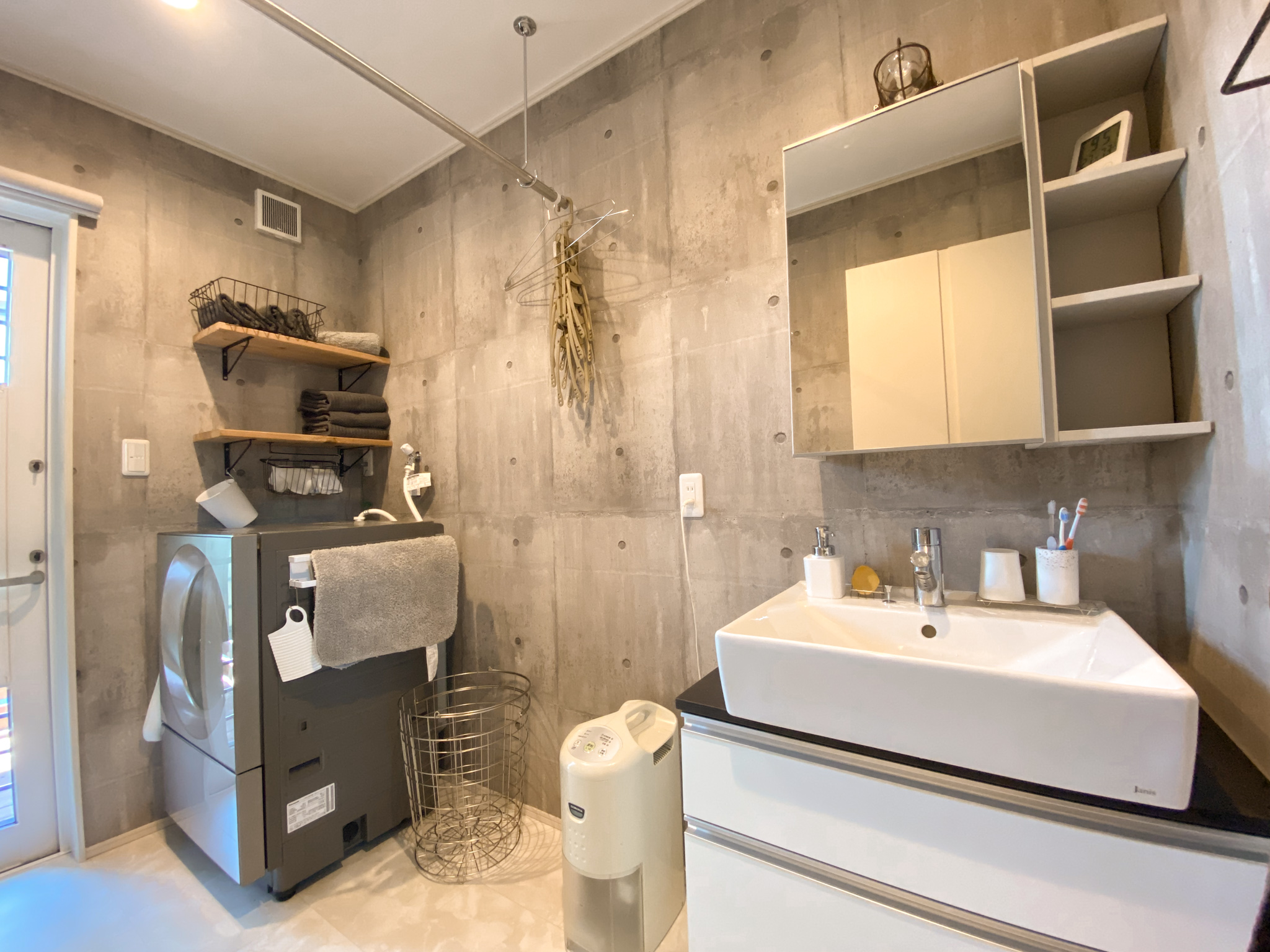 自分たちでつくりあげた！DIYやアイディアがあふれる平屋