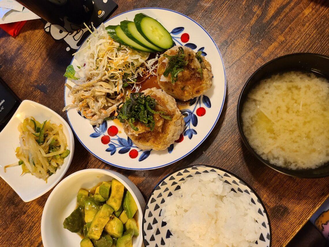 週に一度は時間をかけて料理をしています。あまり得意ではないですが美味しくできると自信になりますね。