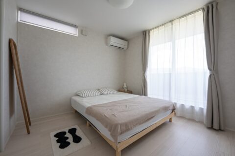 光が降りそそぐ、やさしさに包まれた吹き抜けリビングのある暮らし