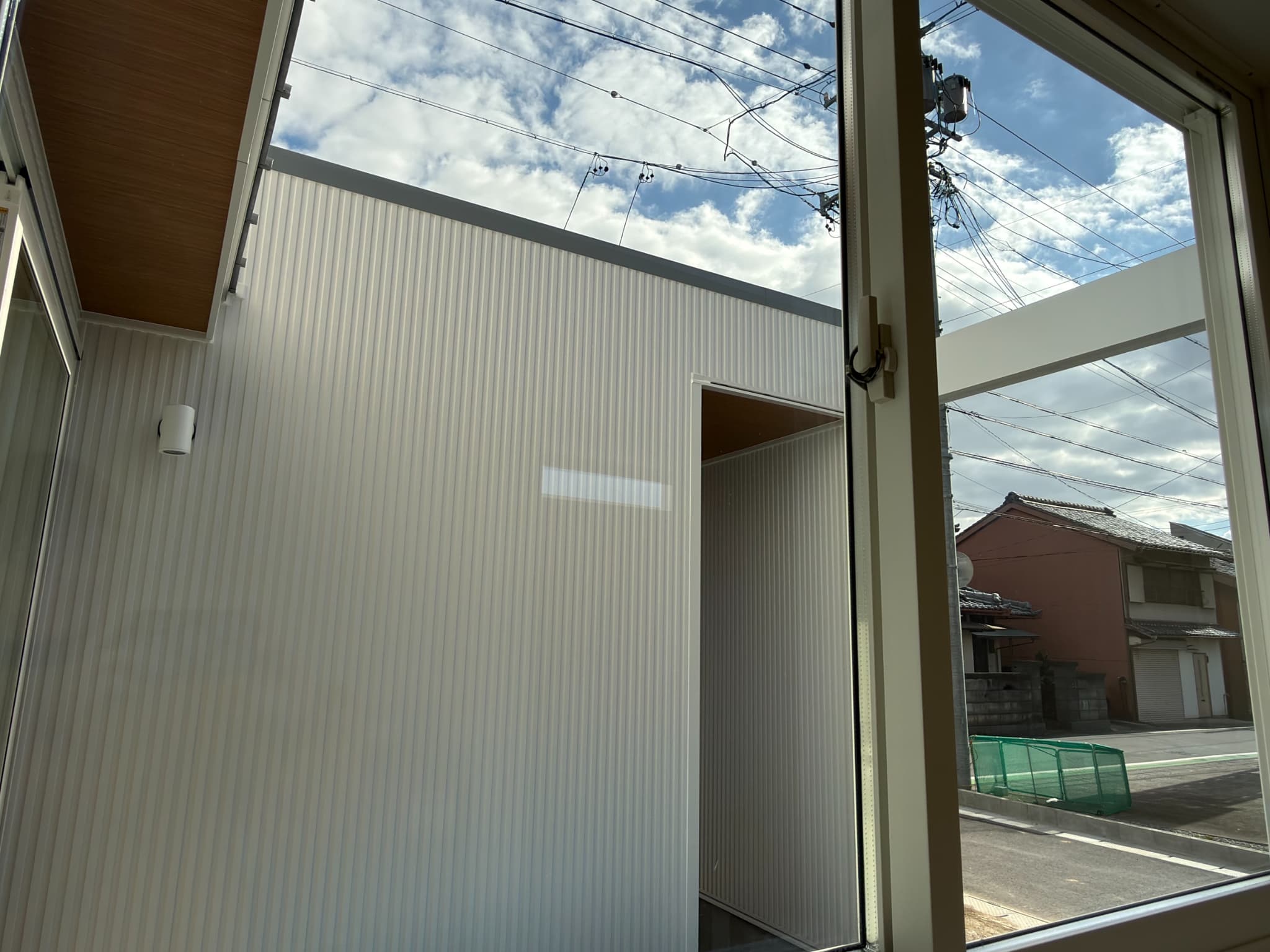 29坪で叶えた！外に閉じて中に開く中庭のある家