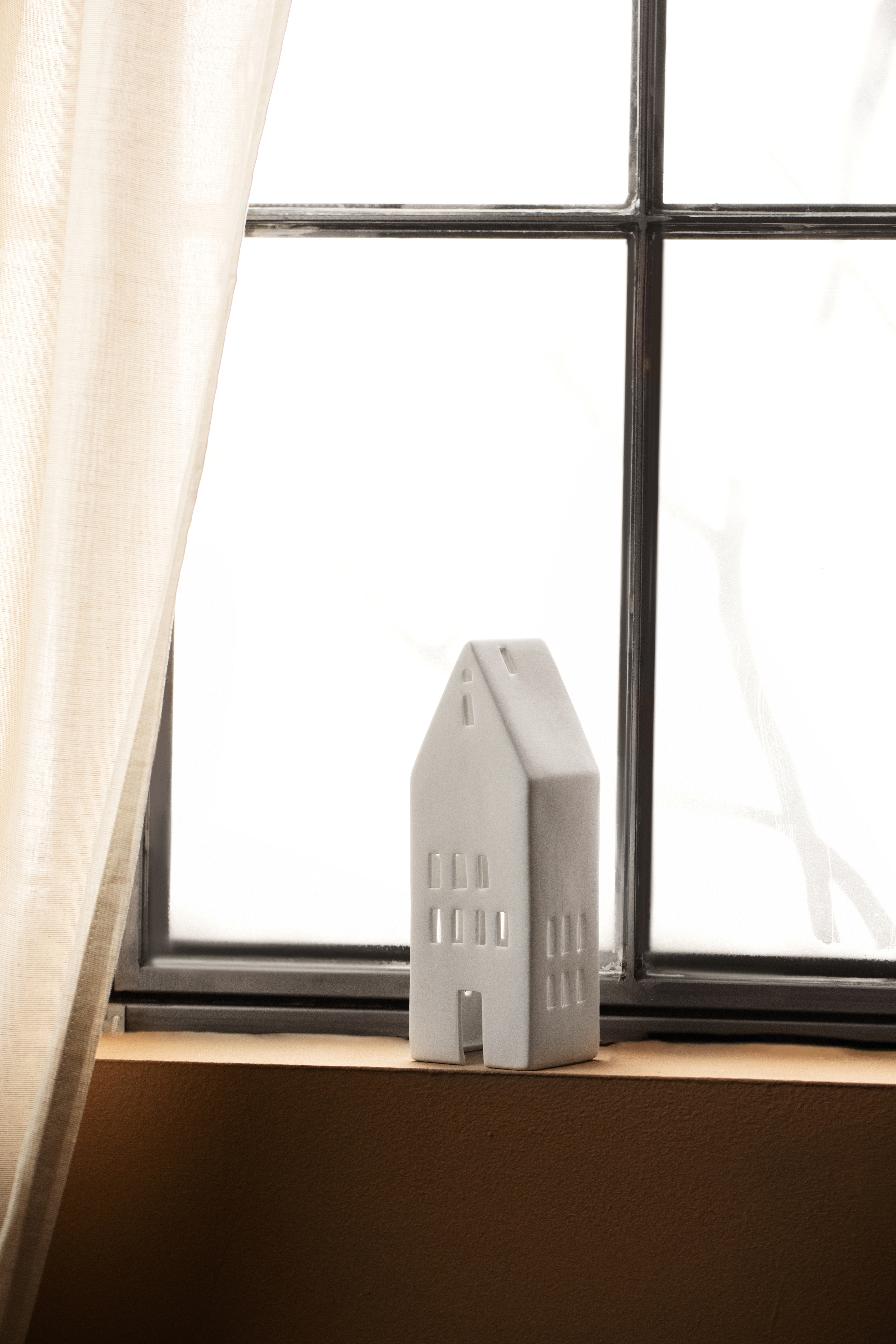 冬をもっと快適に!窓まわりに効果的な断熱の後付けアイデア3選