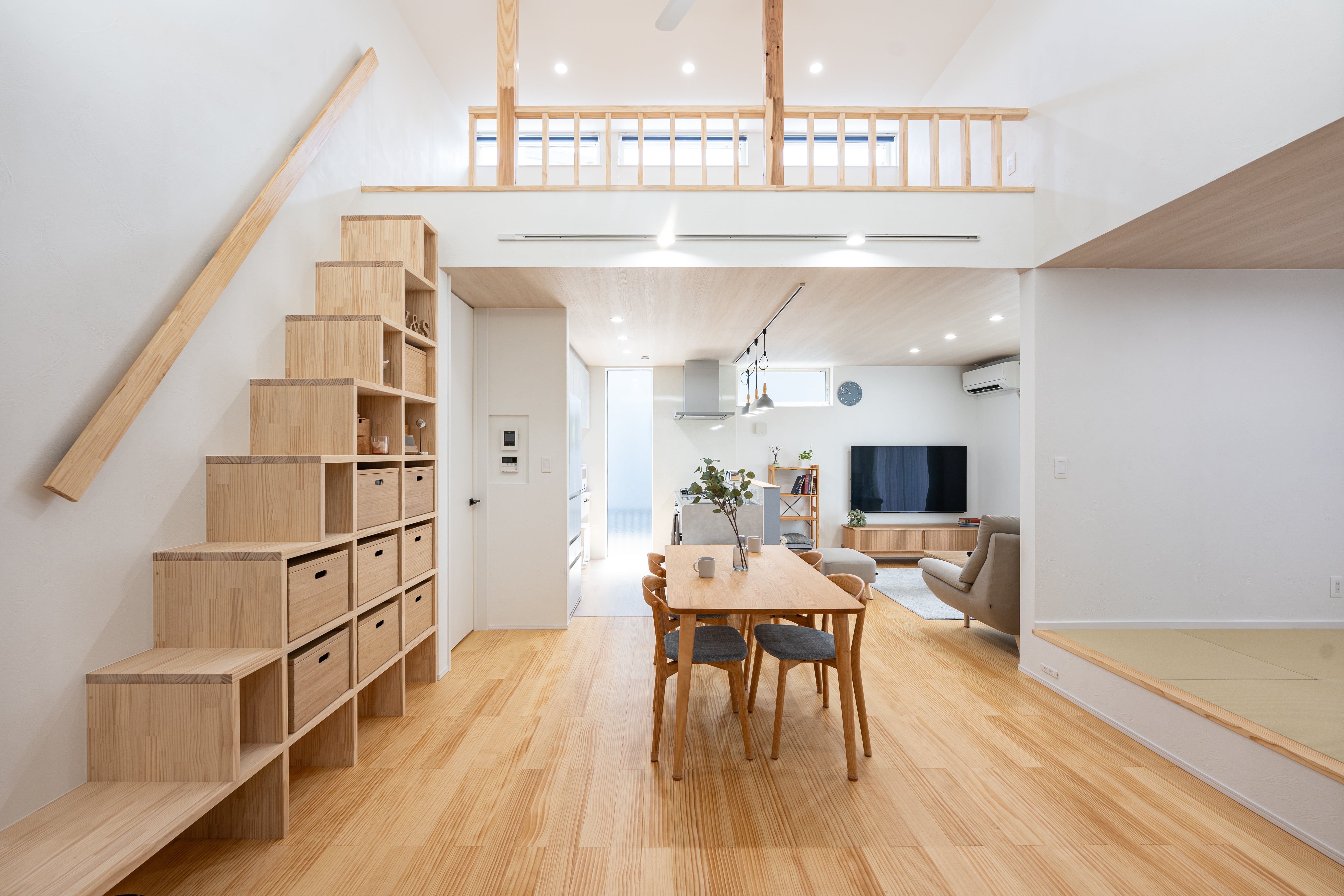 「自然素材の家」だから心地いい。集中力が高まる書斎・ヌック・多目的スペース特集