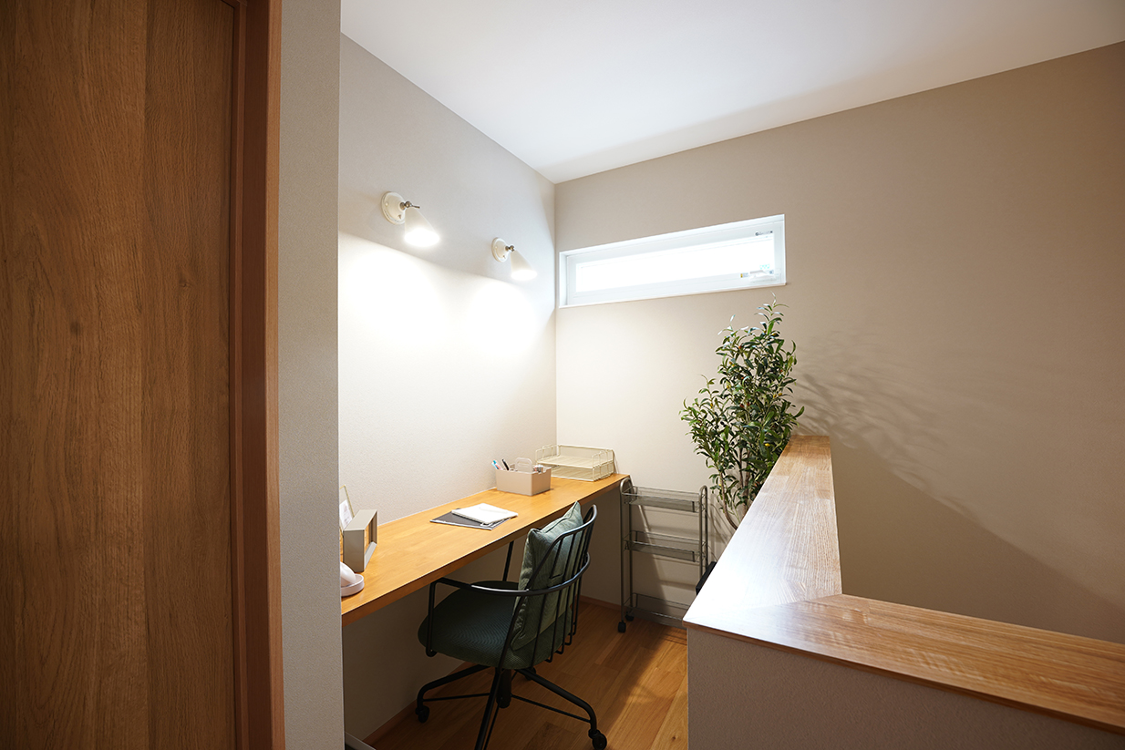 「自然素材の家」だから心地いい。集中力が高まる書斎・ヌック・多目的スペース特集