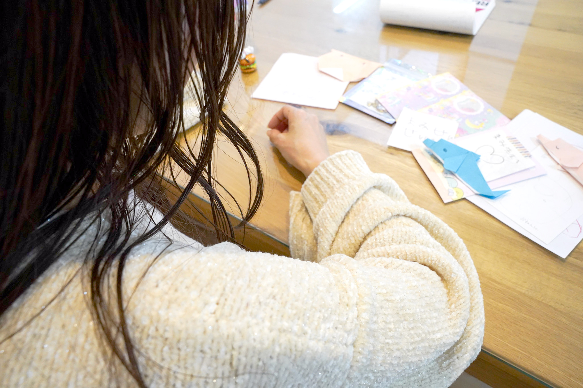 【STAFF VOICE】「日常をちょっとおもしろく」120%のサービス精神で向き合うマルチプレイヤーに仕事の哲学を聞いてみた