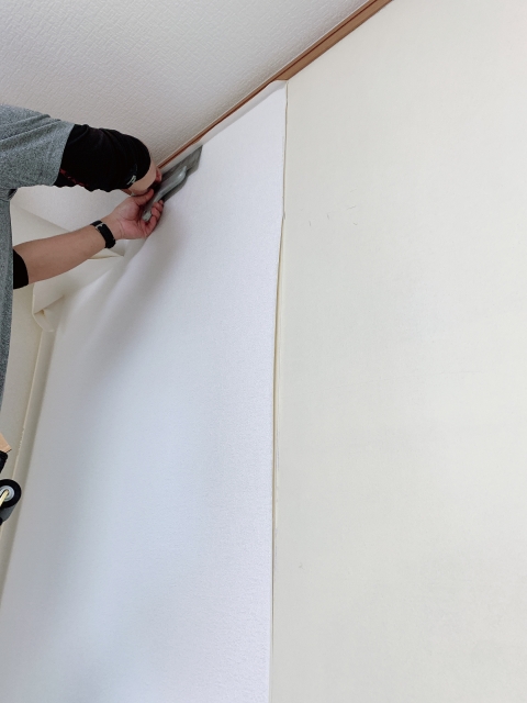 空間の印象を整える「クロス工事」 〜仕上げのアクセント〜