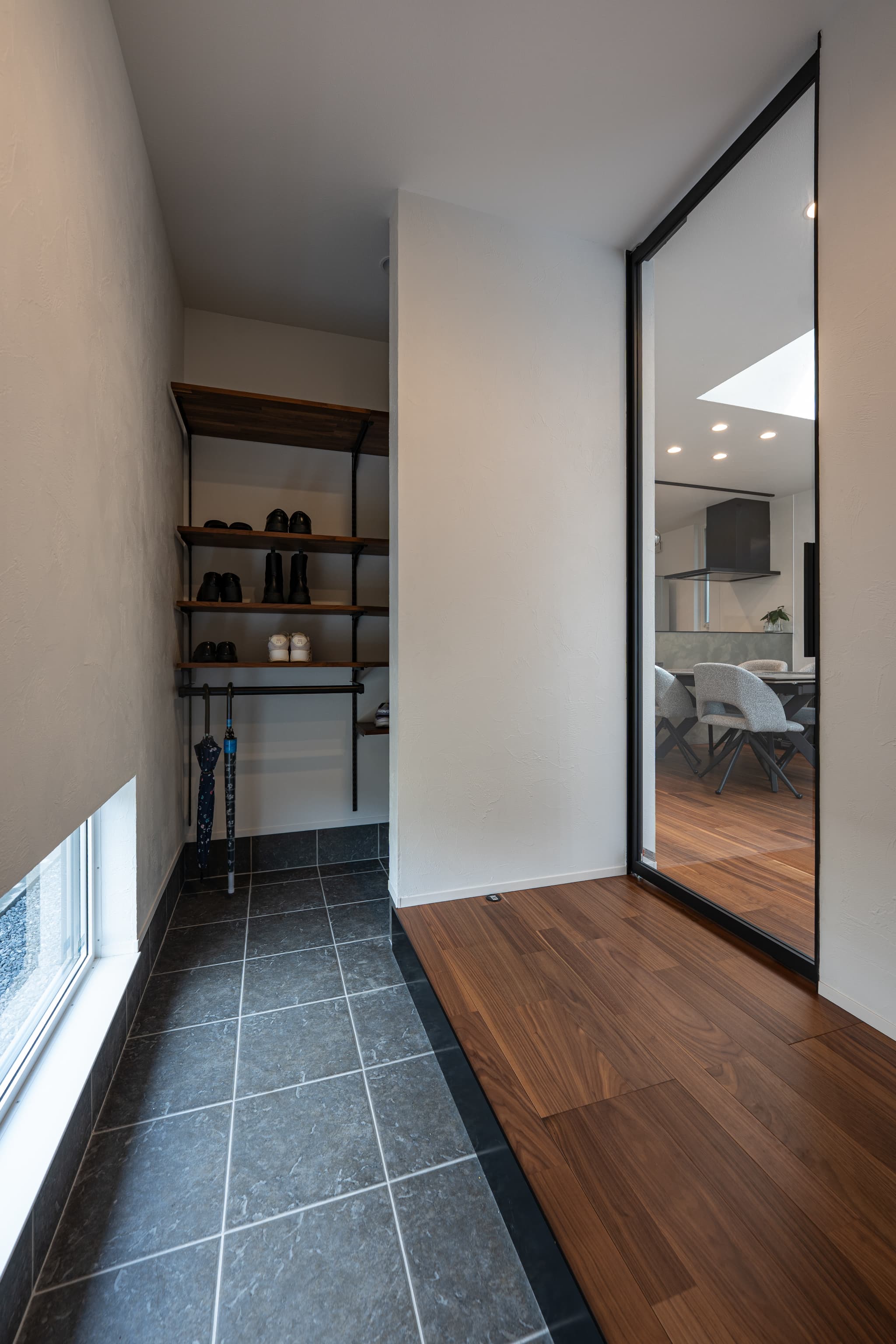 線を揃えた洗練のデザイン、上質な心地よさに包まれる家