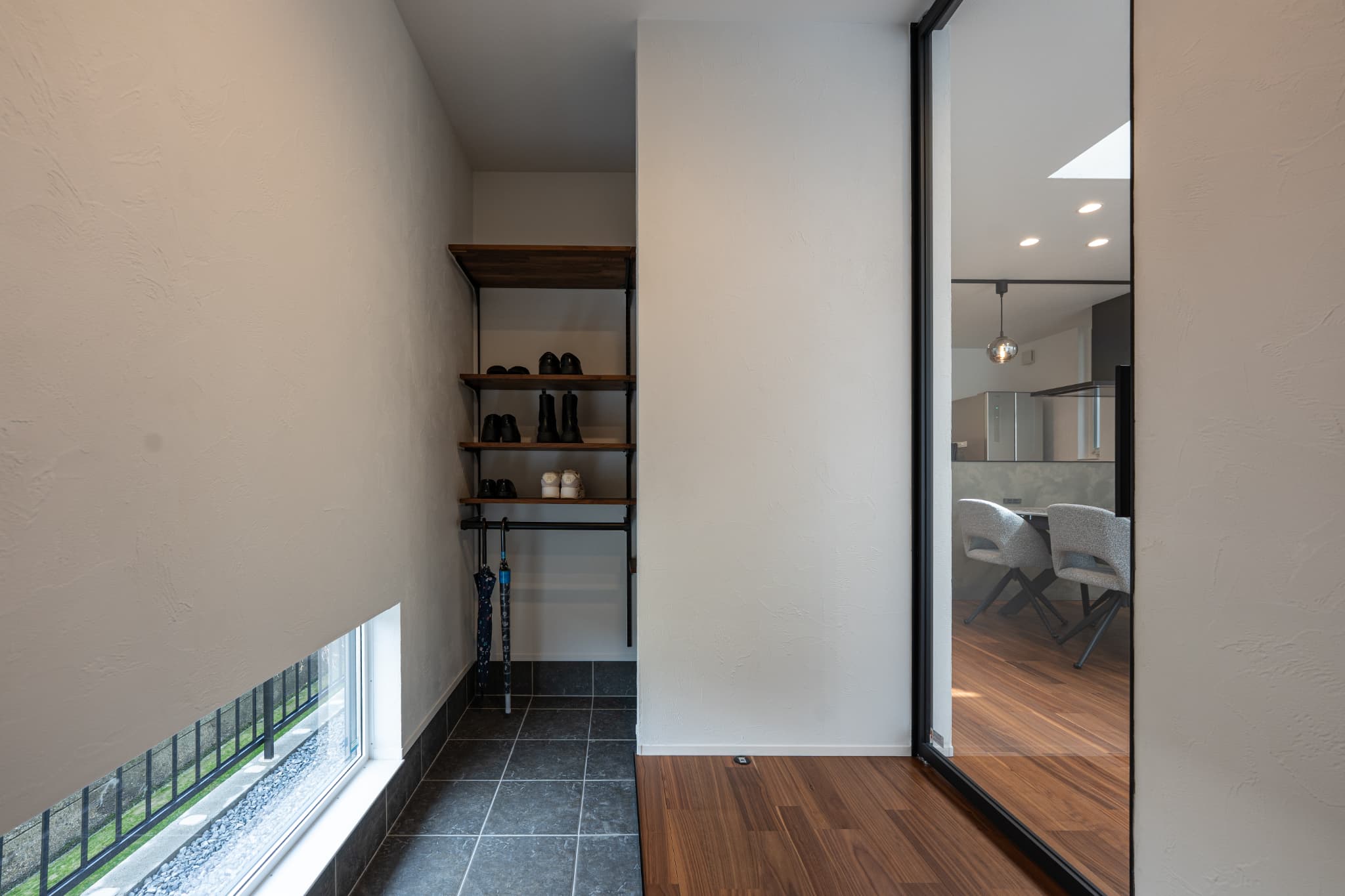 線を揃えた洗練のデザイン、上質な心地よさに包まれる家