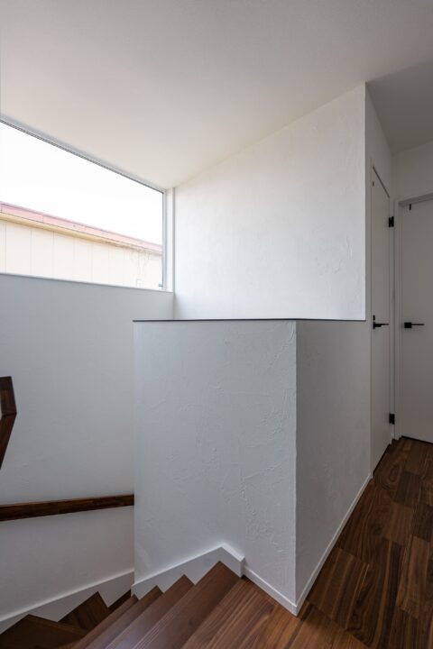 線を揃えた洗練のデザイン、上質な心地よさに包まれる家