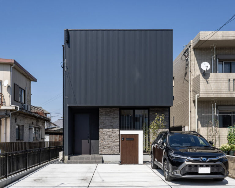 線を揃えた洗練のデザイン、上質な心地よさに包まれる家