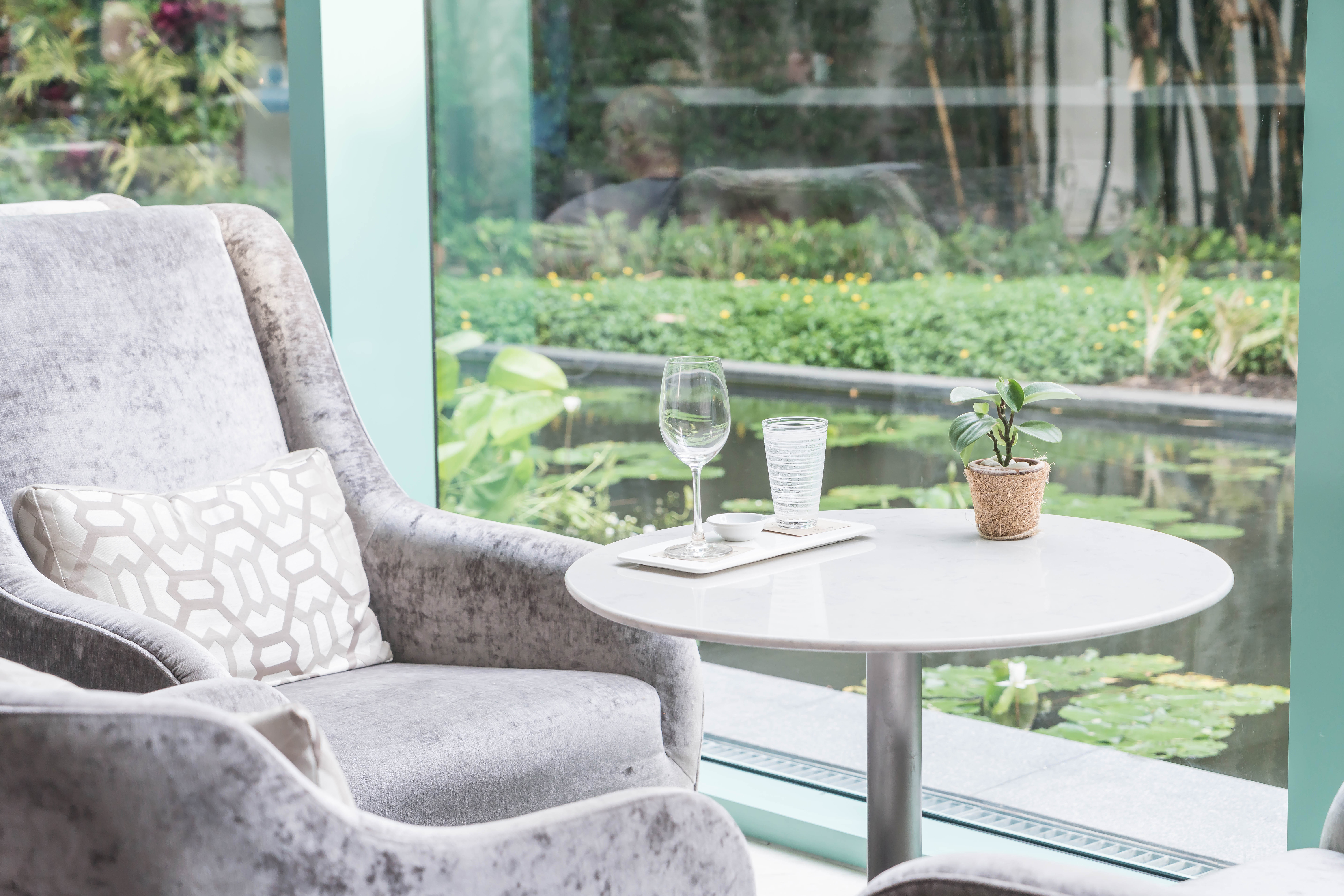 庭とリビングをつなぐ「中間領域」のある暮らし｜ウッドデッキ・縁側で楽しむ春の住まい